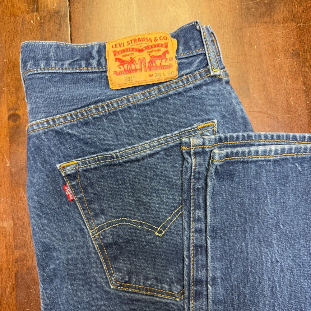 Levis 501 Mens Jeans Blue Button Fly 34X29 (tag 36X30) Straight Fit Denim‎